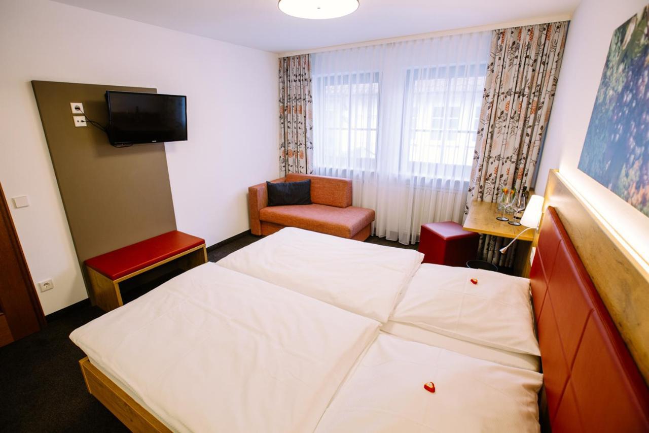 Hotel Restaurant Lamm Rosswag Vaihingen-sur-l'Enz Extérieur photo